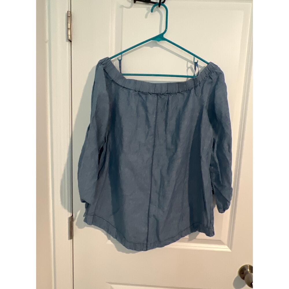 Free People Show Me Some Shoulder Chambray Top – Size Small – Blue - Picture 5 of 5